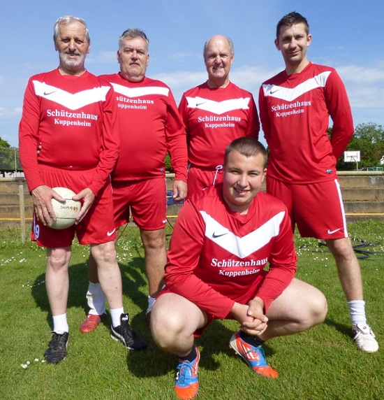 Faustballer im Einsatz