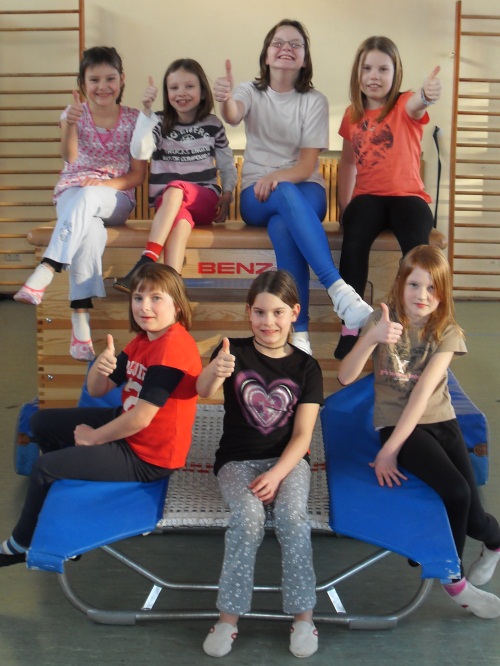 Neues Gruppenbild: Mädchenturnen allgemein 1.- 9. Schuljahr